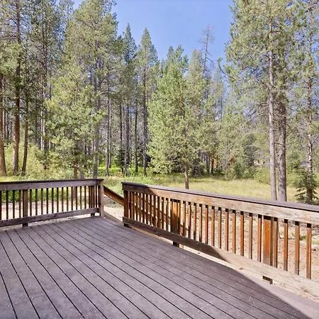 Rustic Retreat In Tahoe Donner- Contemporary Cabin, Forest Views, Pet-Friendly, Amenities